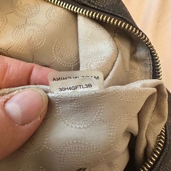 Michael Kors purse - Picture 7 of 8